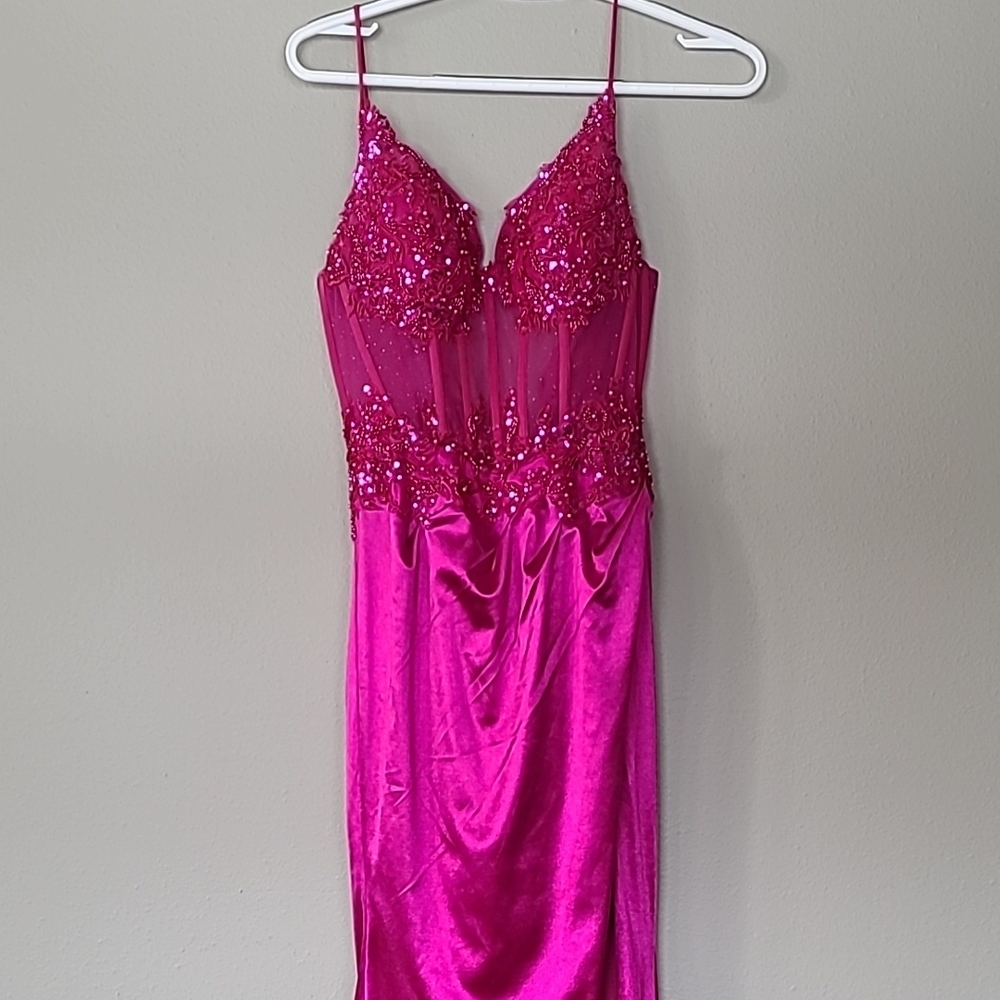 Elegant Fuchsia Evening Dress